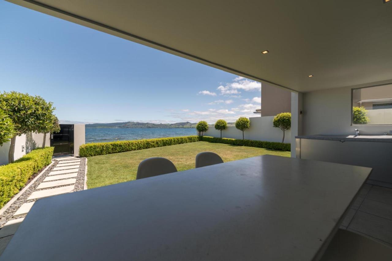 Sacred Waters Taupo Lejlighedshotel Eksteriør billede The view from the kitchen