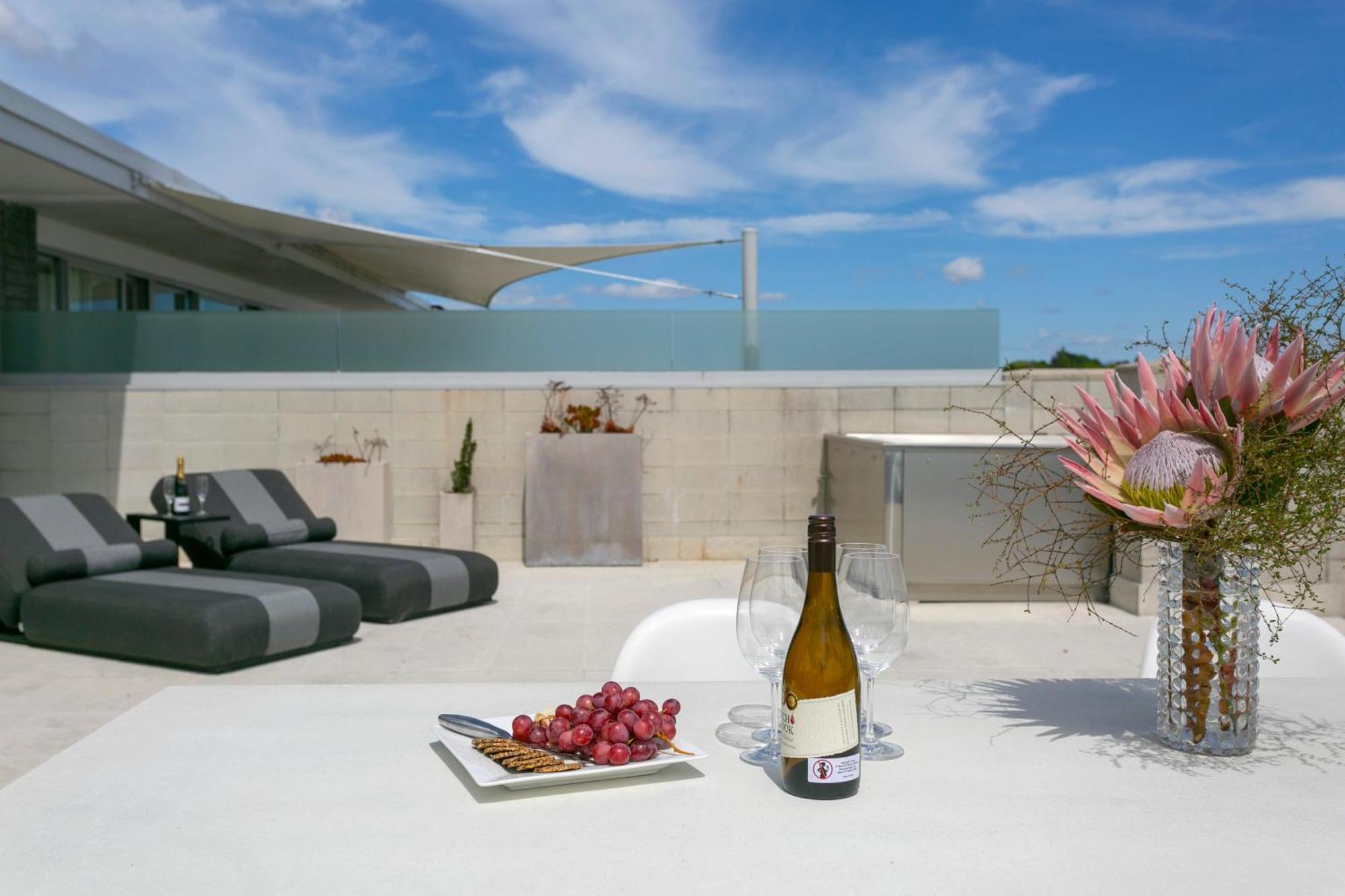 Sacred Waters Taupo Lejlighedshotel Eksteriør billede The rooftop terrace