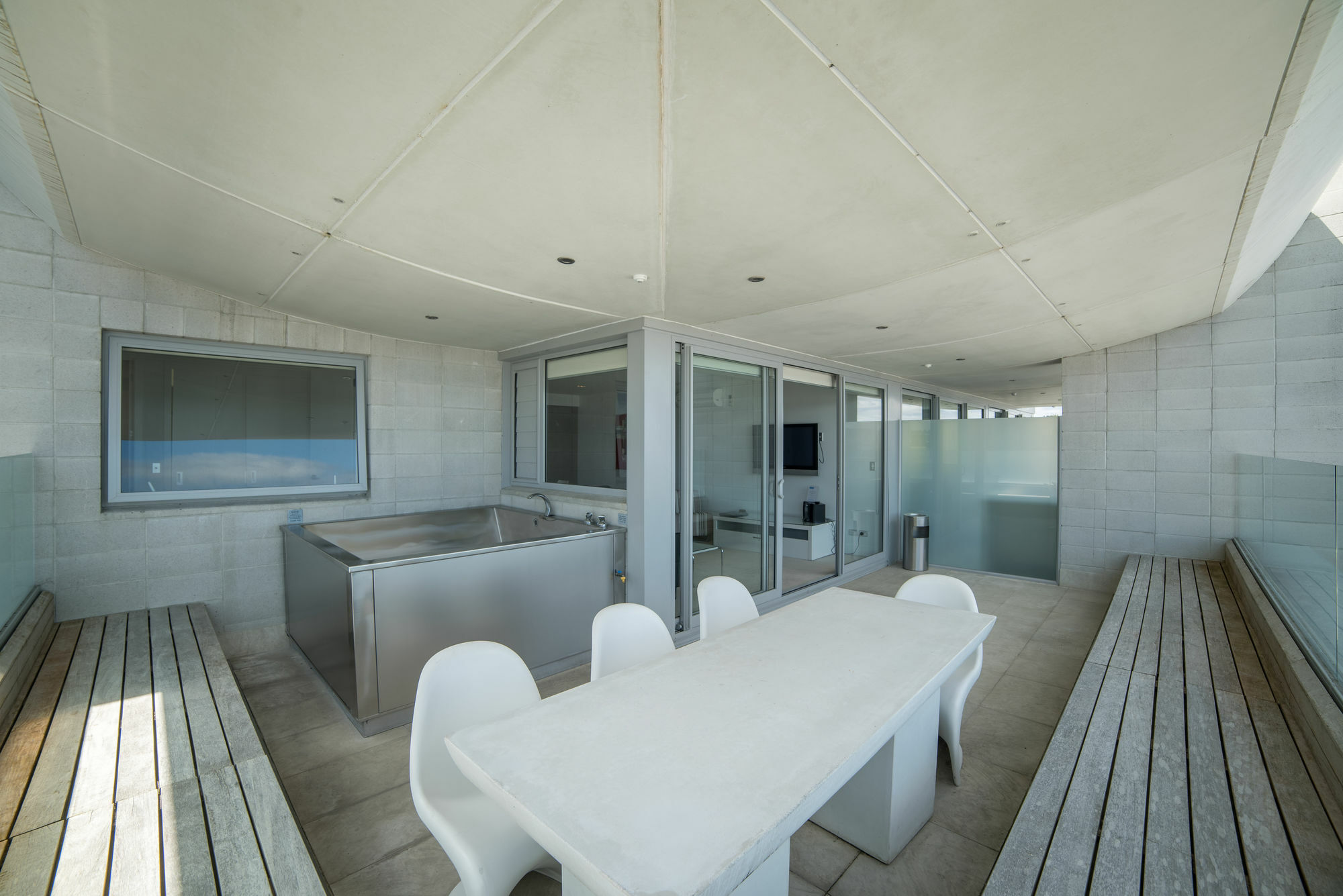 Sacred Waters Taupo Lejlighedshotel Eksteriør billede The interior of the observation deck